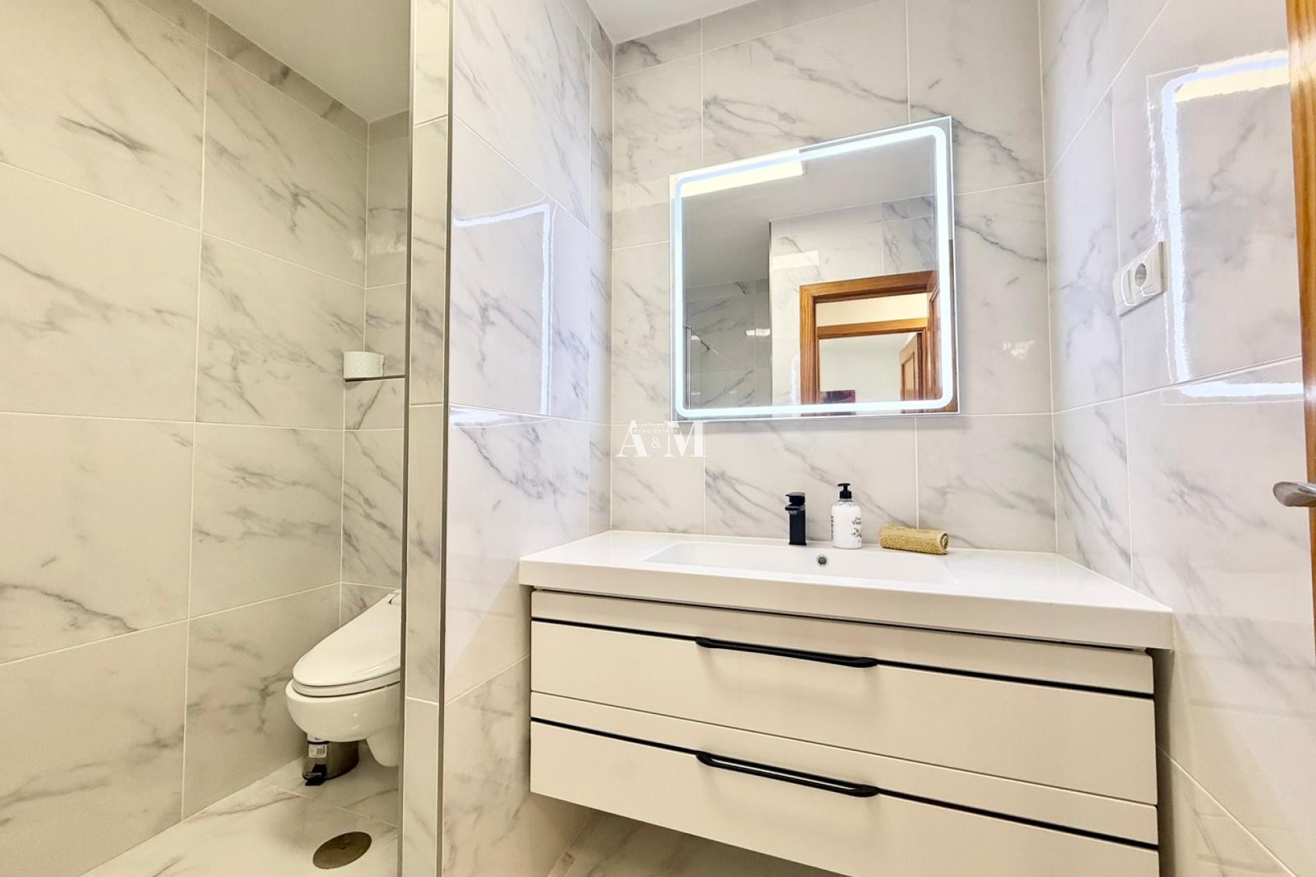 Alquiler a largo plazo - Chalet - Pilar de la Horadada