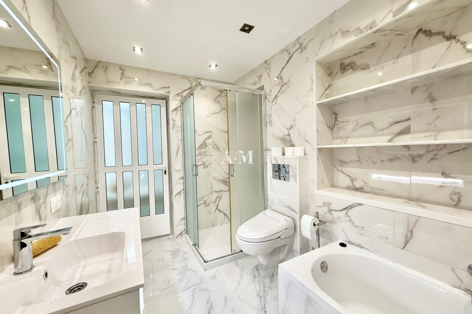 Alquiler a largo plazo - Chalet - Pilar de la Horadada