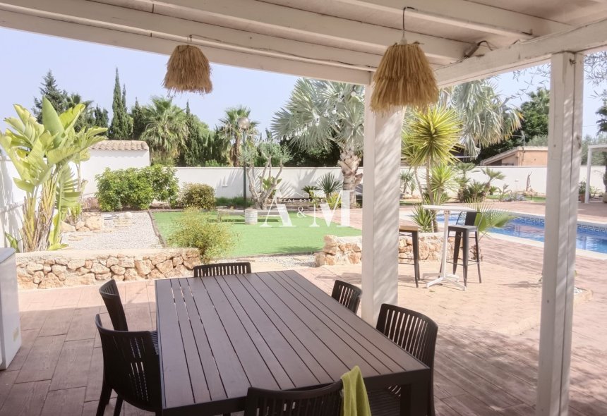 Alquiler a largo plazo - Chalet - San Miguel de Salinas