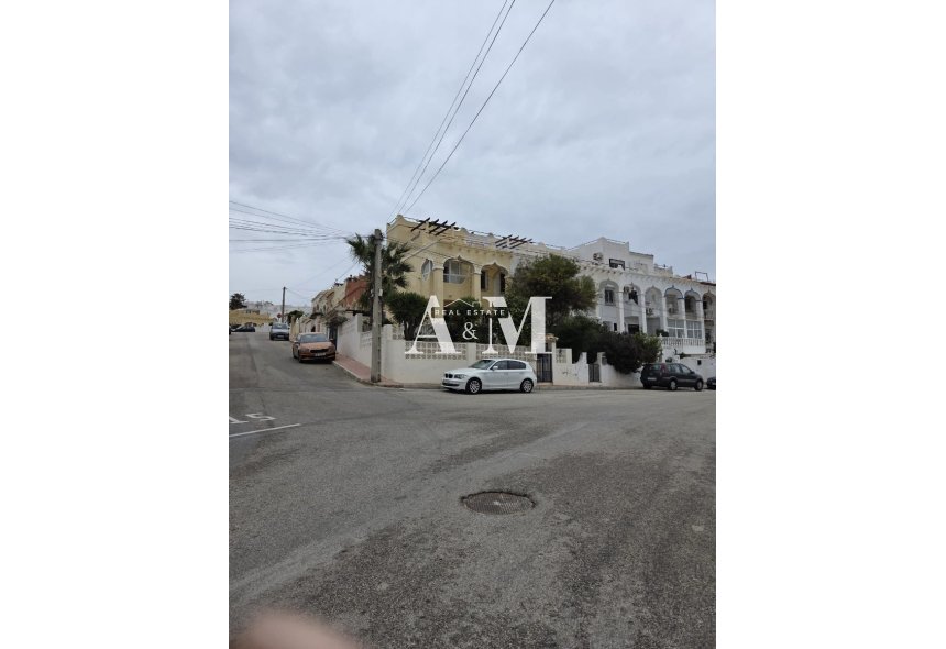 Alquiler a largo plazo - Chalet - San Miguel de Salinas