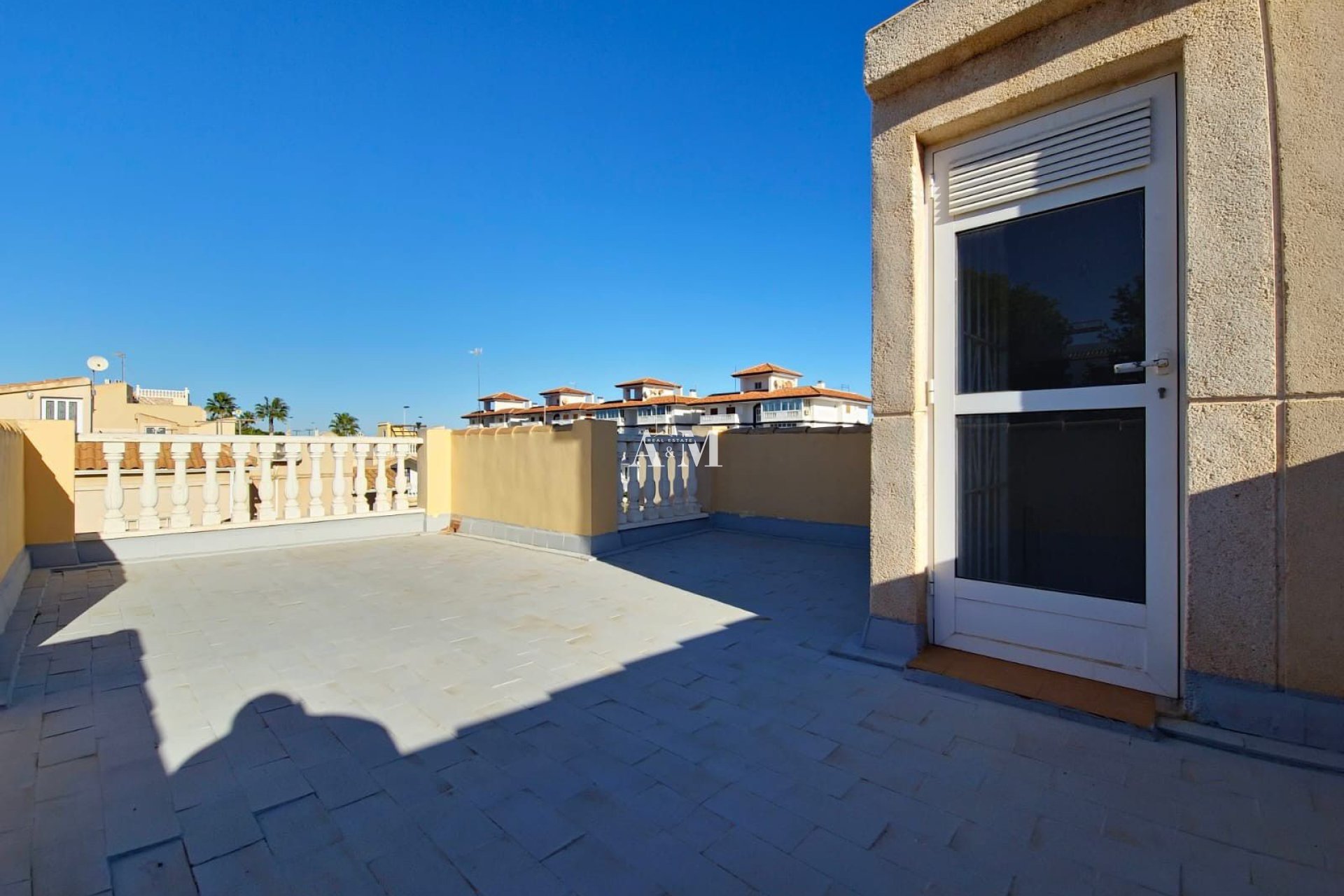 Alquiler a largo plazo - Chalet - Torrevieja - Torrelamata - La Mata