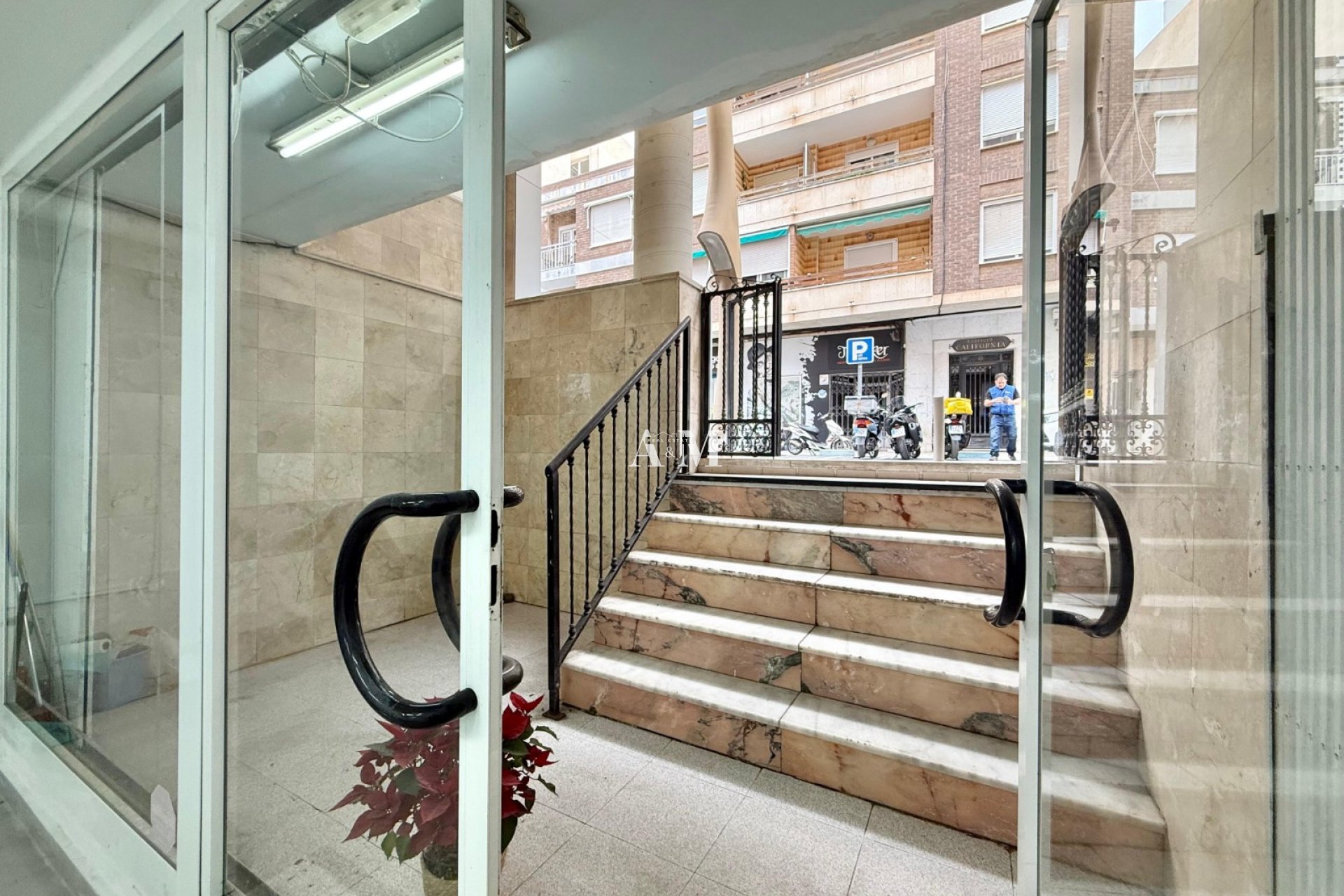 Alquiler a largo plazo - Comercial - Torrevieja - Centro