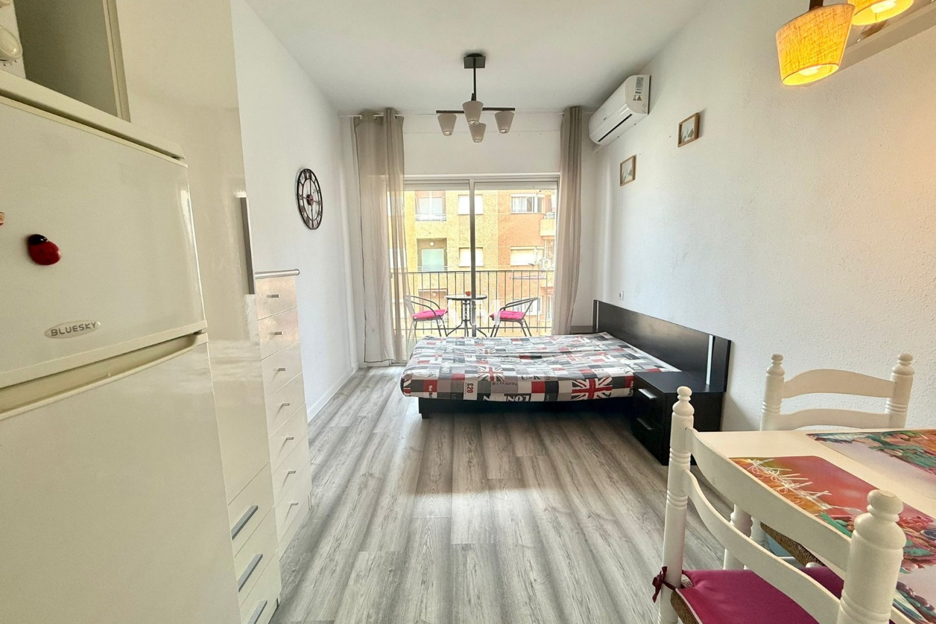 Alquiler a largo plazo - Estudio - Torrevieja - Playa de los Locos