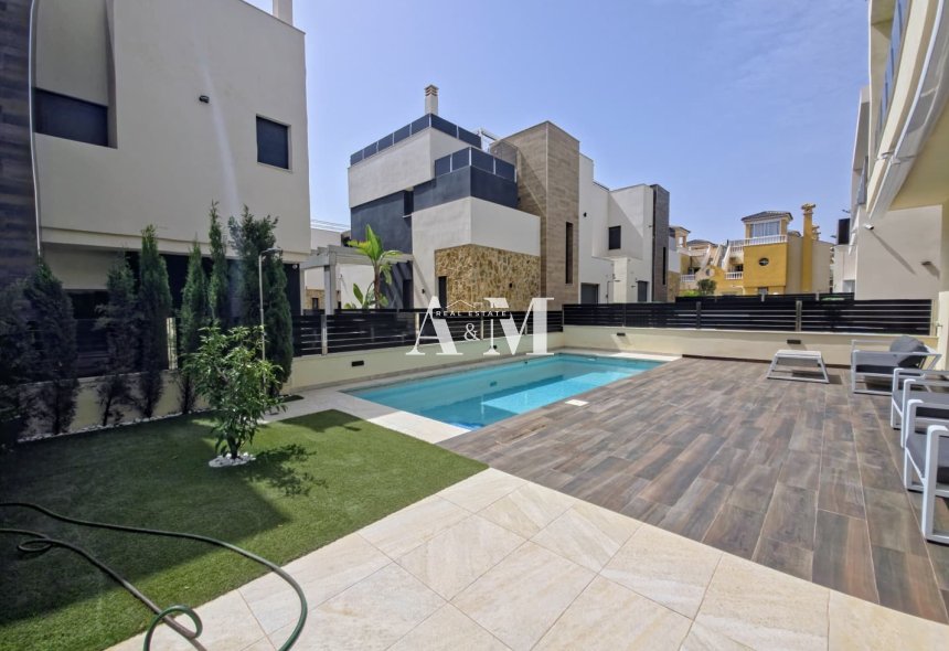 Alquiler a largo plazo - Triplex - Orihuela Costa - Lomas de Cabo Roig