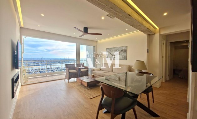 Apartamento / piso - Alquiler a largo plazo - Torrevieja - Centro