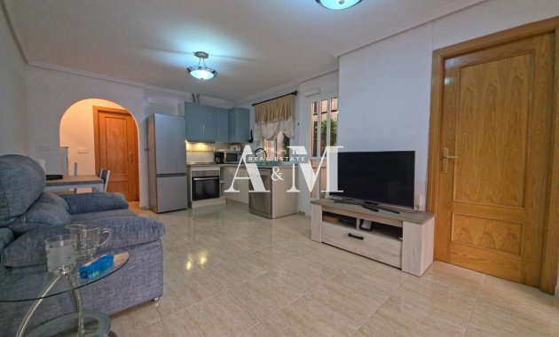 Apartamento / piso - Alquiler a largo plazo - Torrevieja - Playa del Cura