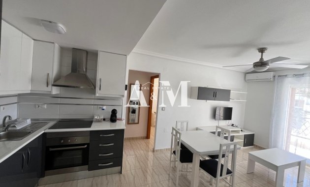 Apartamento / piso - Alquiler a largo plazo - Torrevieja - Torrelamata - La Mata