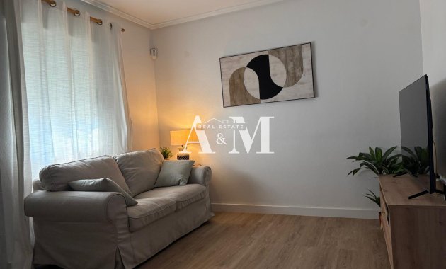 Appartement - Location à long terme - Torrevieja - Nueva Torrevieja - Aguas Nuevas