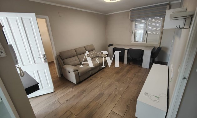 Bungalow - Alquiler a largo plazo - Torrevieja - Nueva Torrevieja - Aguas Nuevas