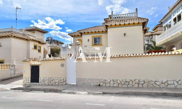 Chalet - Alquiler a largo plazo - Orihuela Costa - Cabo roig - La Zenia