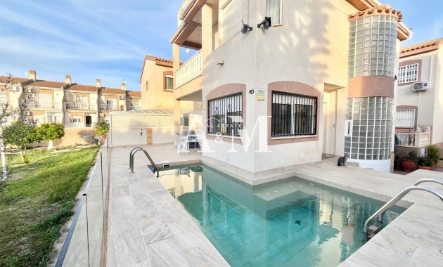 Chalet - Location à long terme - Torrevieja - Nueva Torrevieja - Aguas Nuevas