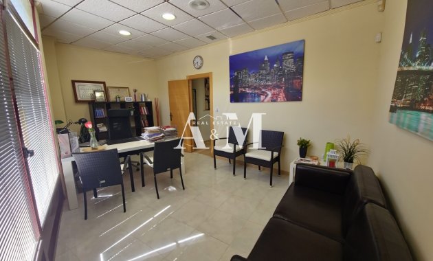 Comercial - Alquiler a largo plazo - Orihuela - Orihuela