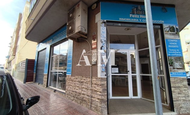 Comercial - Alquiler a largo plazo - Torrevieja - Centro