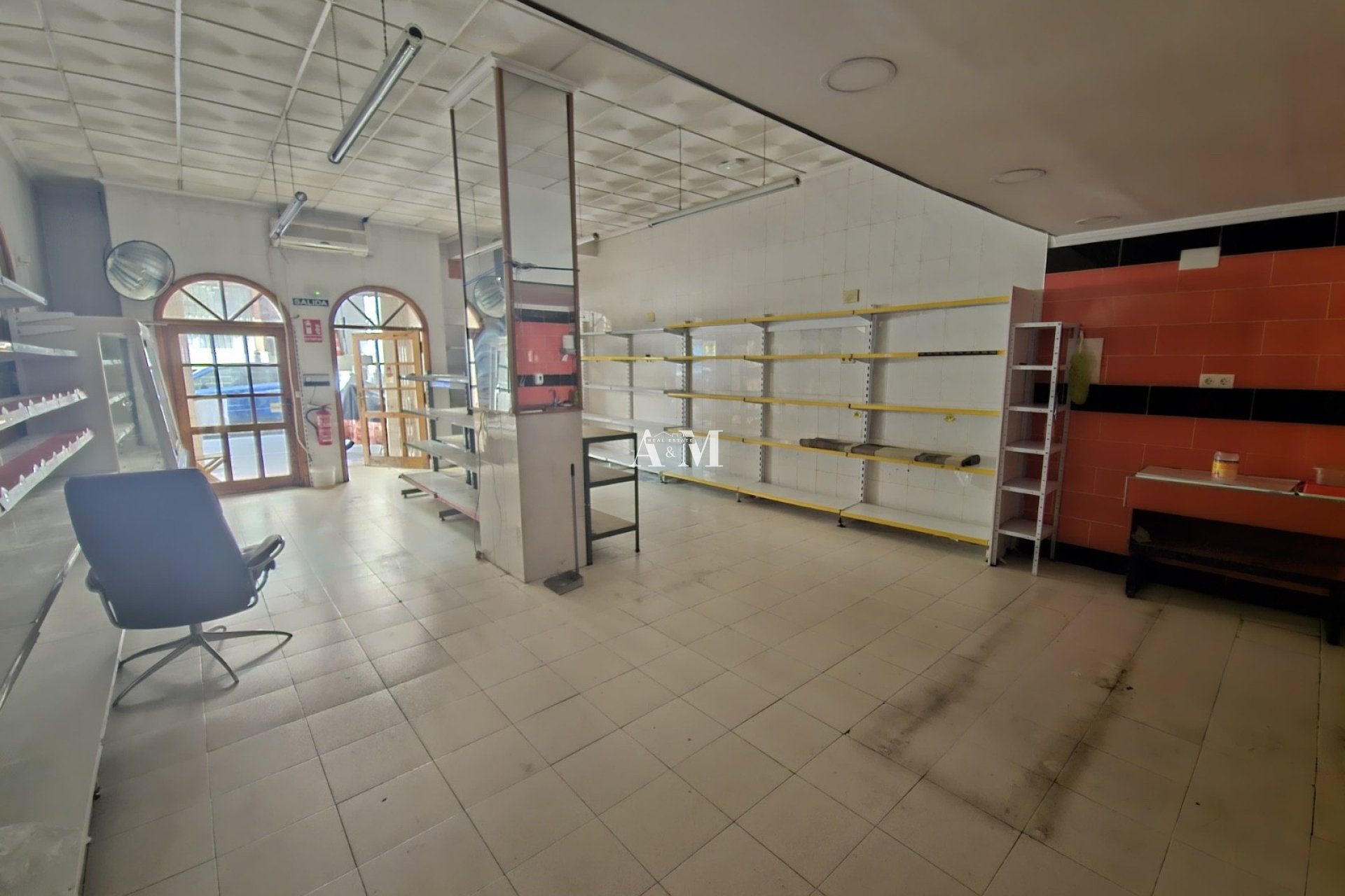 Долгосрочная аренда - Коммерческий - Torrevieja - Playa de los Locos