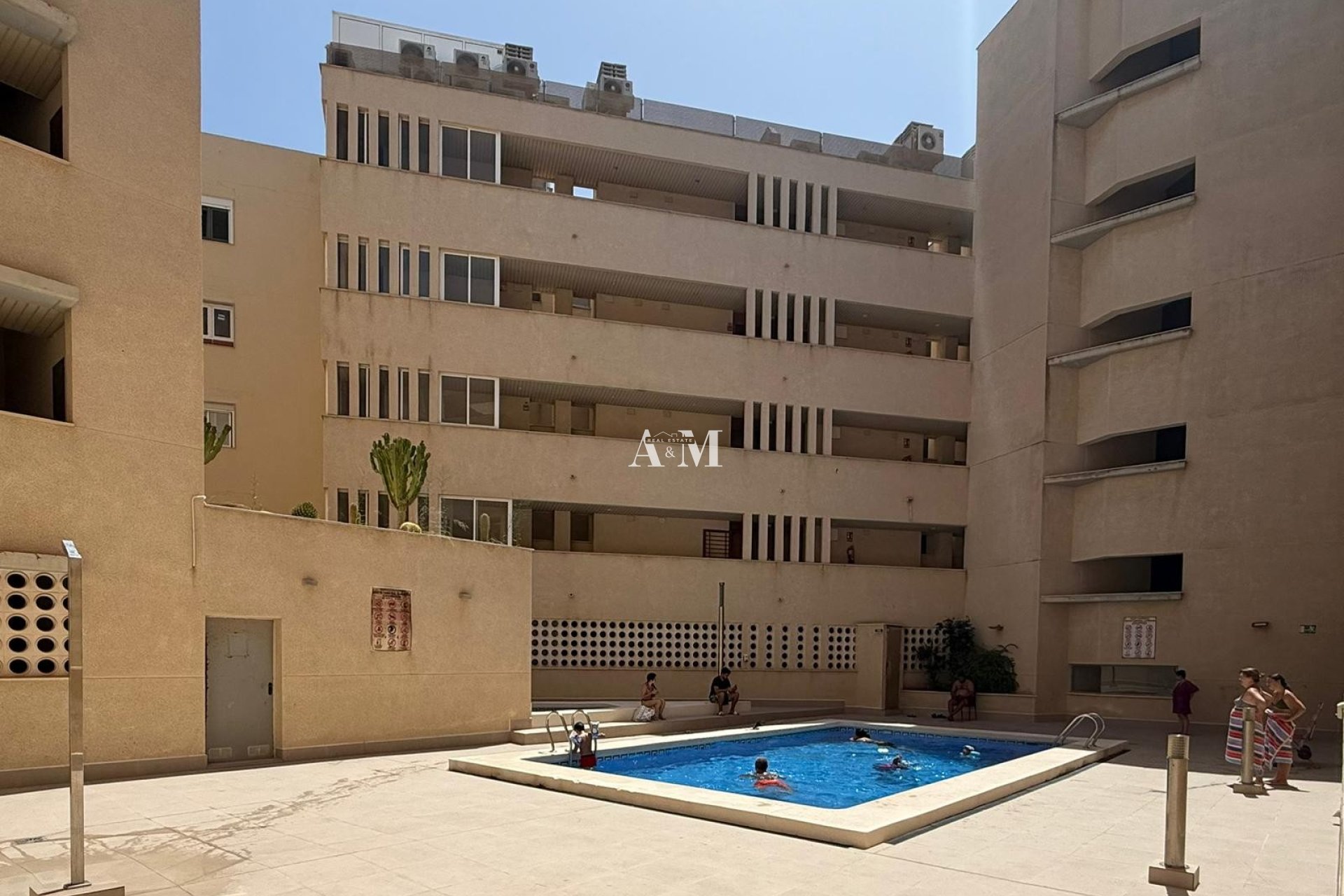 Долгосрочная аренда - Квартира / квартира - Torrevieja - Centro