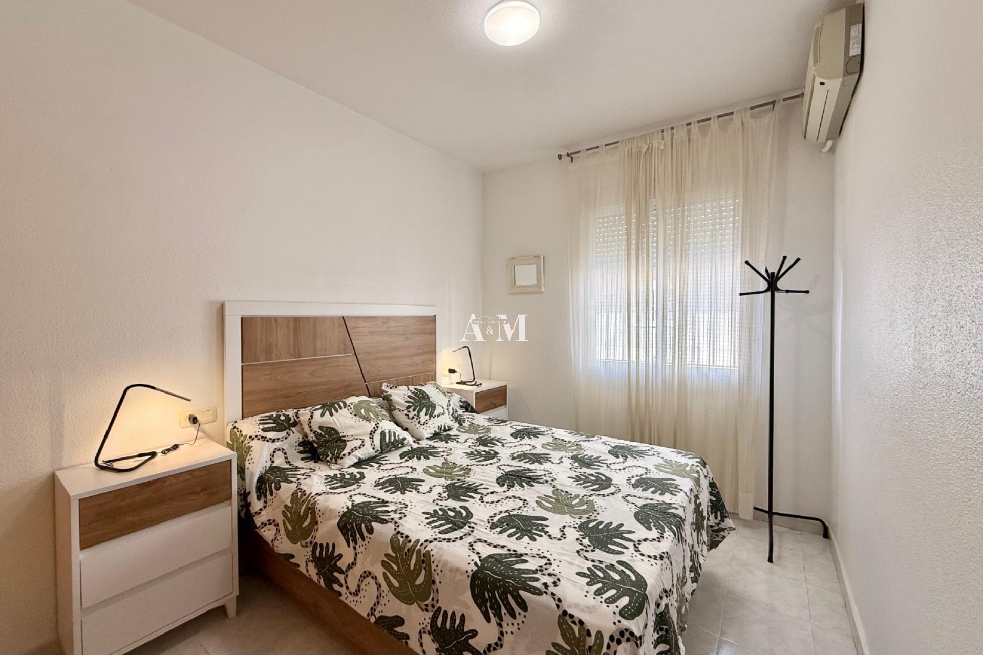 Долгосрочная аренда - Квартира / квартира - Torrevieja - El Acequión - Los Náufragos