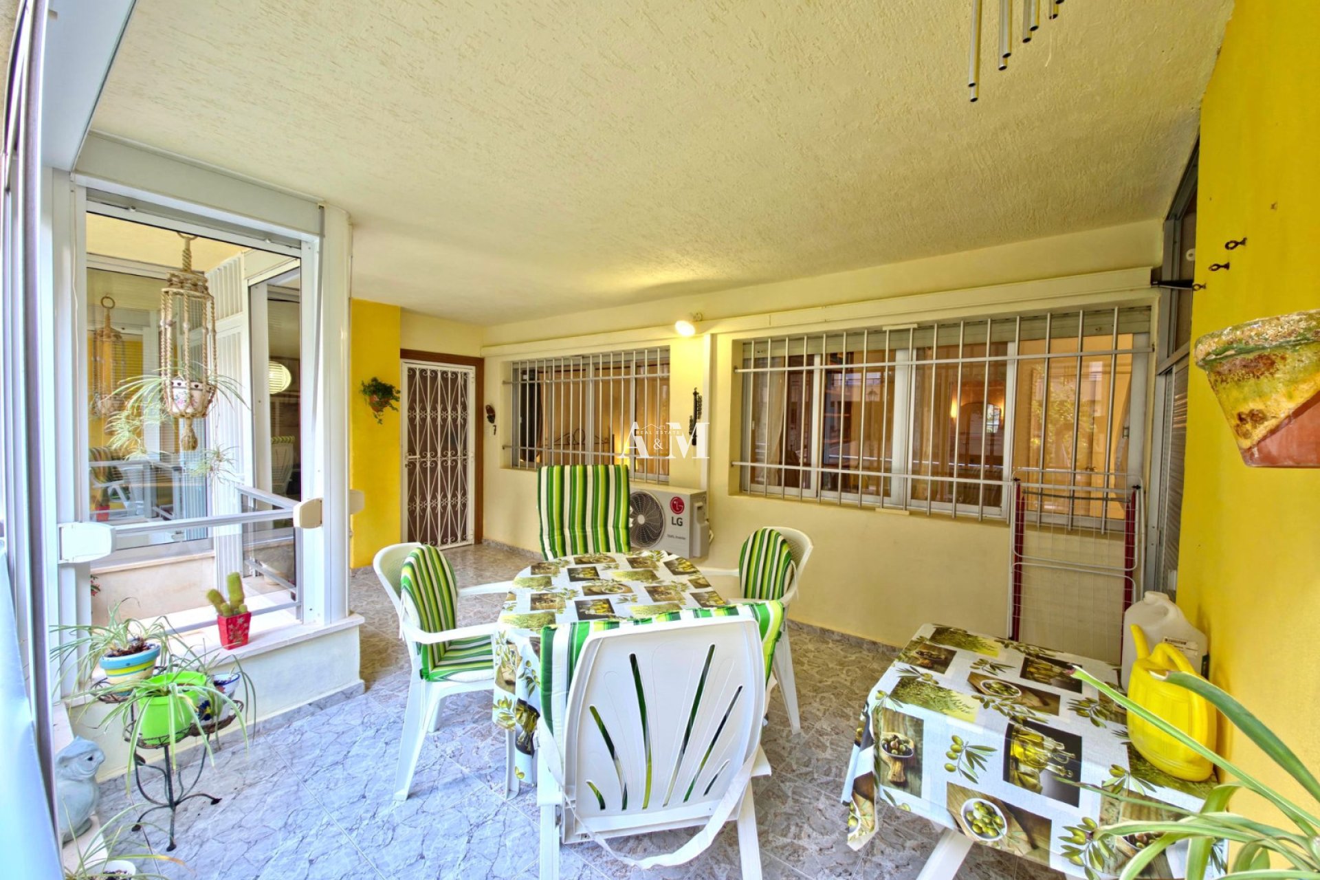 Долгосрочная аренда - Квартира / квартира - Torrevieja - Playa de los Locos