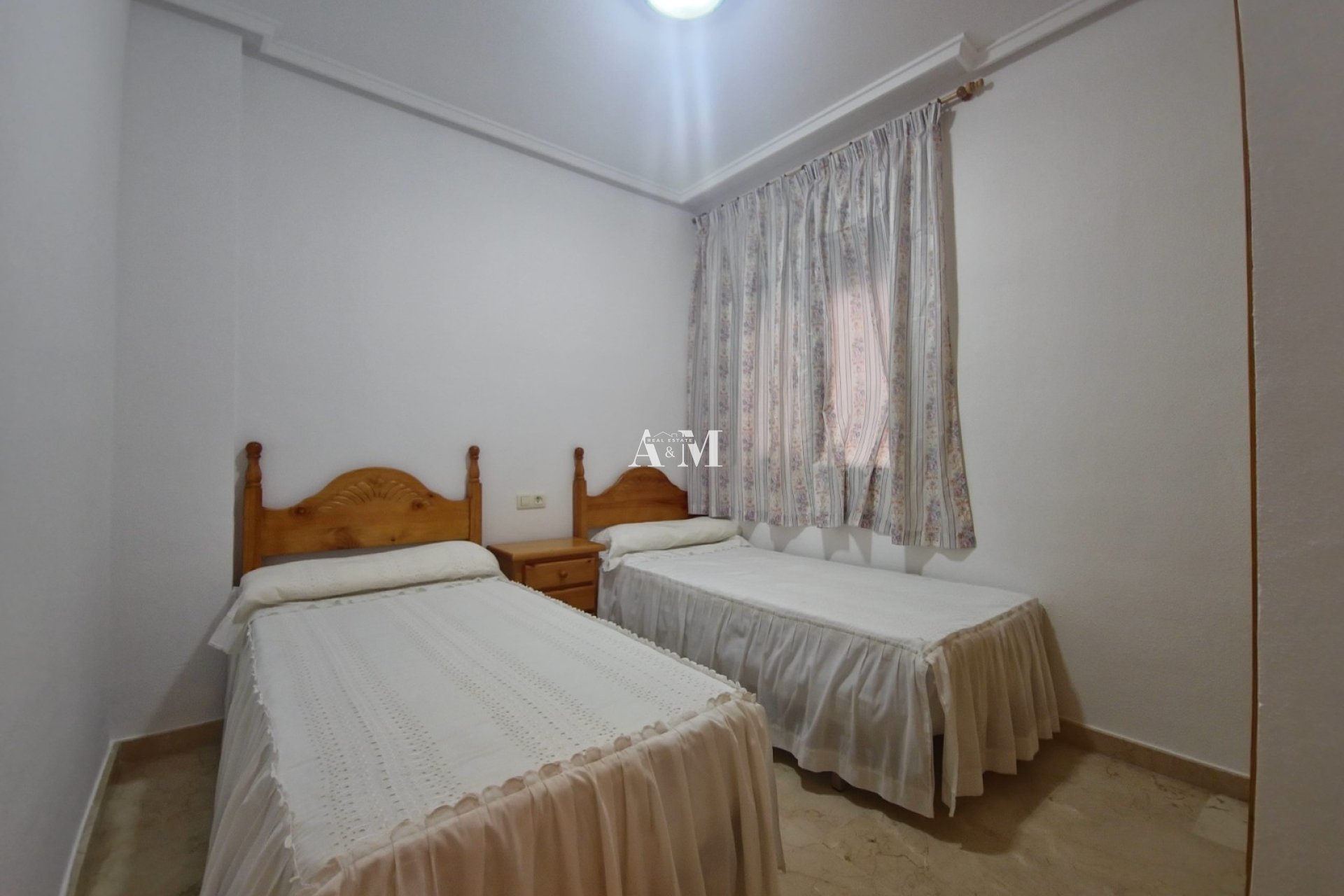 Долгосрочная аренда - Квартира / квартира - Torrevieja - Playa del Cura