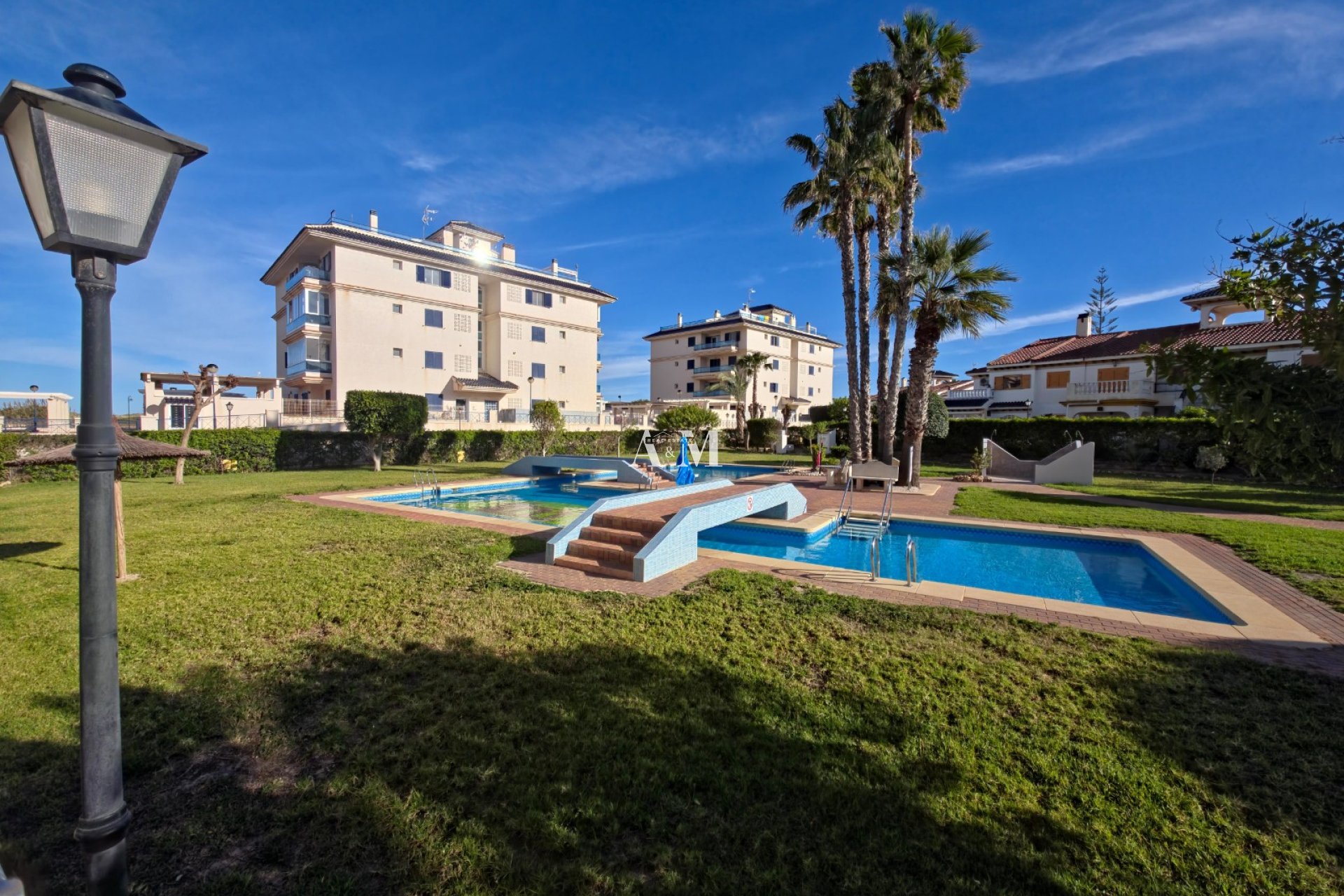 Долгосрочная аренда - Квартира / квартира - Torrevieja - Torrelamata - La Mata