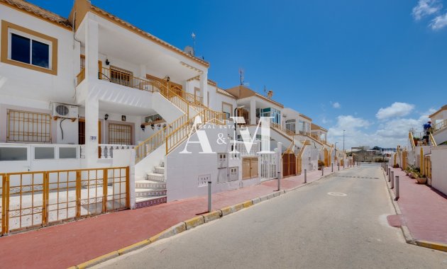 Квартира / квартира - Долгосрочная аренда - Torrevieja - REF-728H