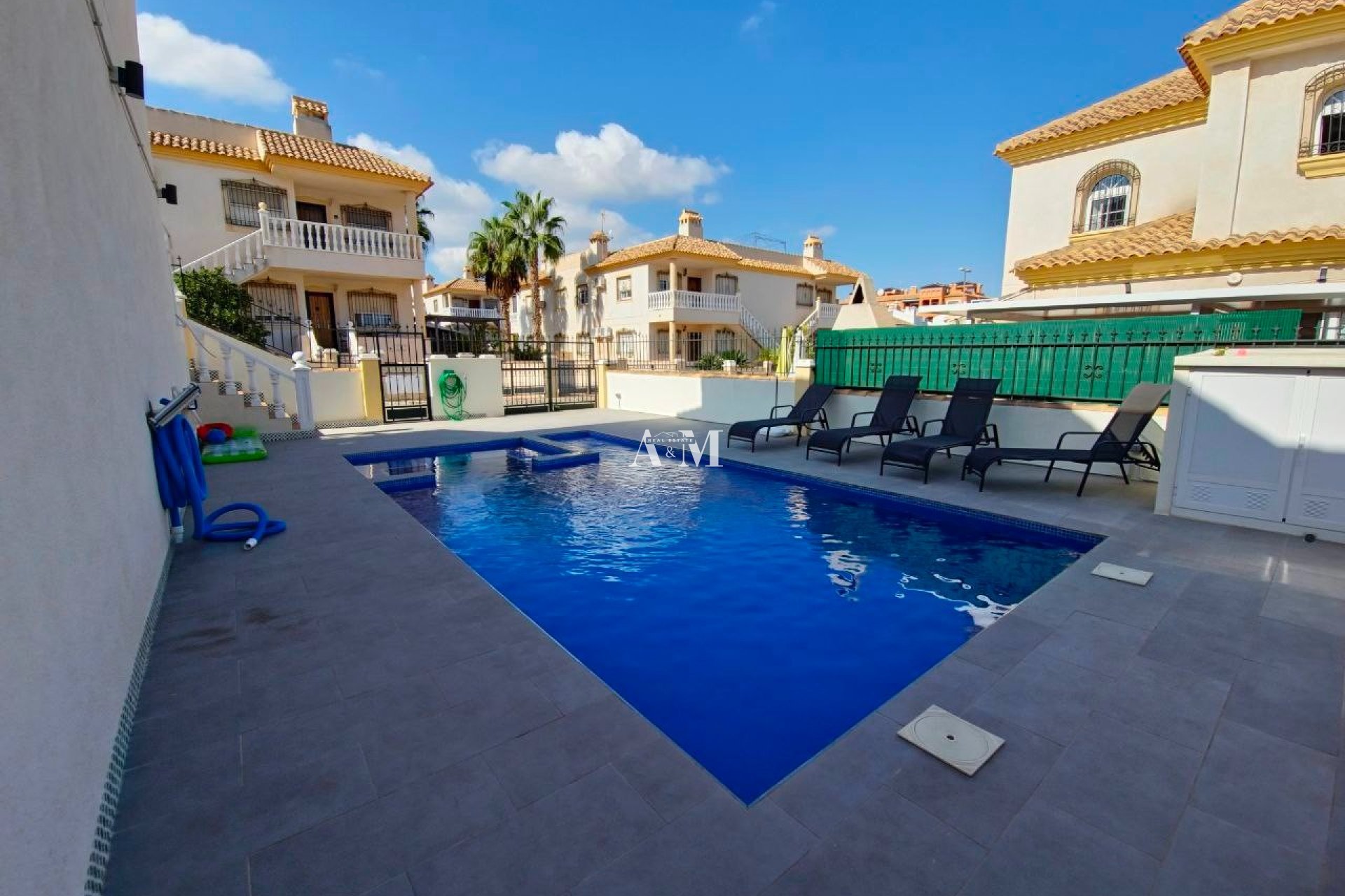 Location à long terme - Bungalow - Orihuela Costa - Villamartín