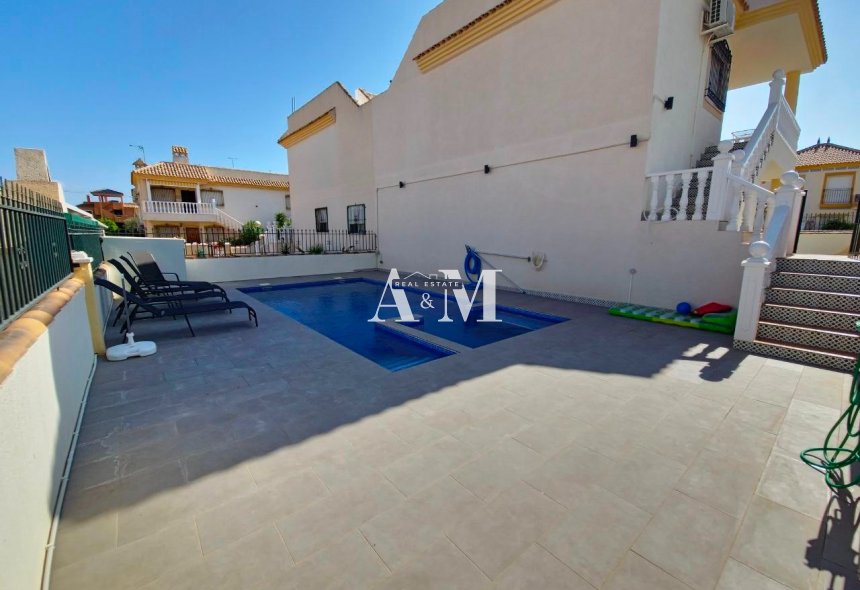 Location à long terme - Bungalow - Orihuela Costa - Villamartín