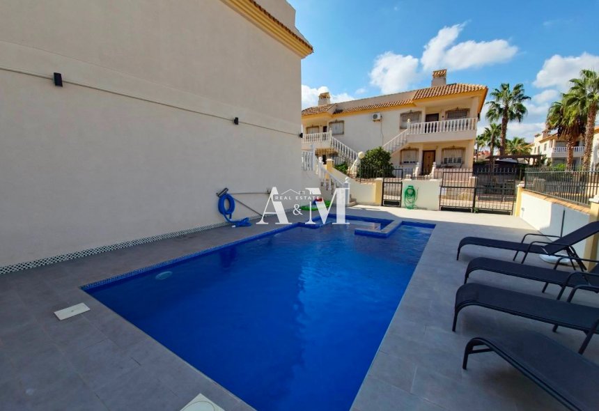 Location à long terme - Bungalow - Orihuela Costa - Villamartín