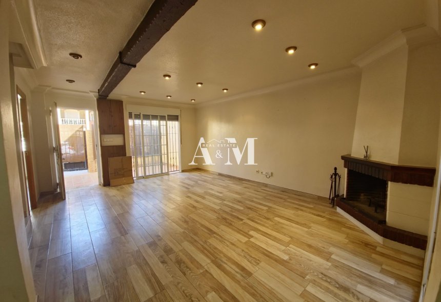 Location à long terme - Duplex - Dolores