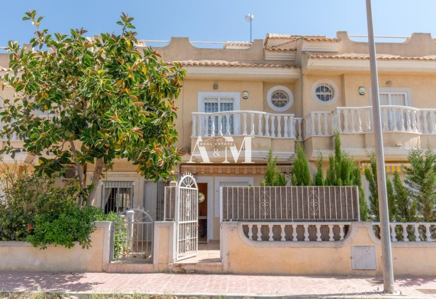 Location à long terme - Maison de ville - Guardamar del Segura - Urbanizaciones