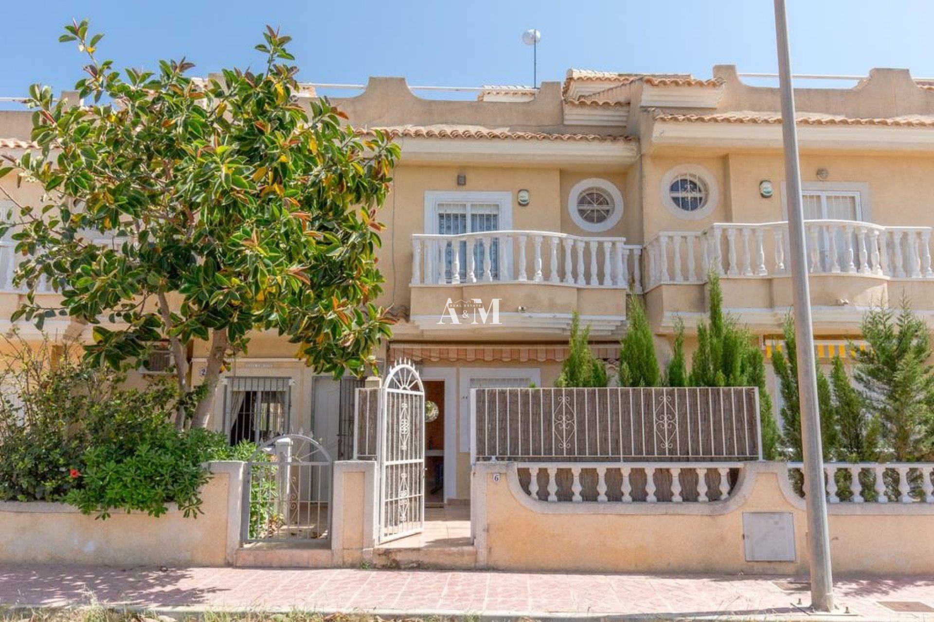 Location à long terme - Maison de ville - Guardamar del Segura - Urbanizaciones