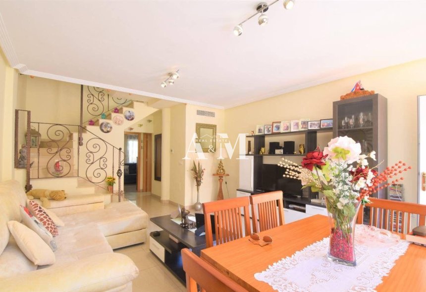 Location à long terme - Maison de ville - Orihuela Costa - Villamartín