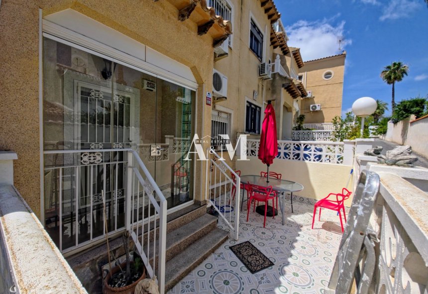 Location à long terme - Maison de ville - Orihuela Costa - Villamartín