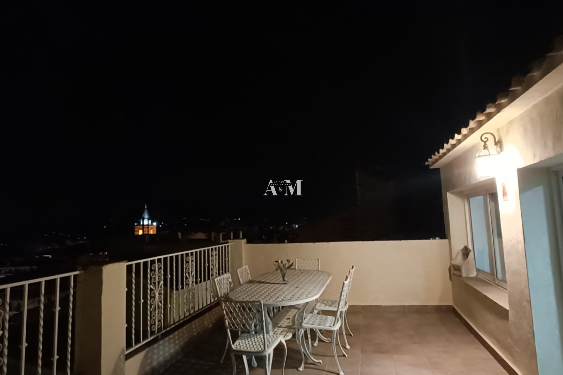 Location à long terme - Maison de ville - Sax