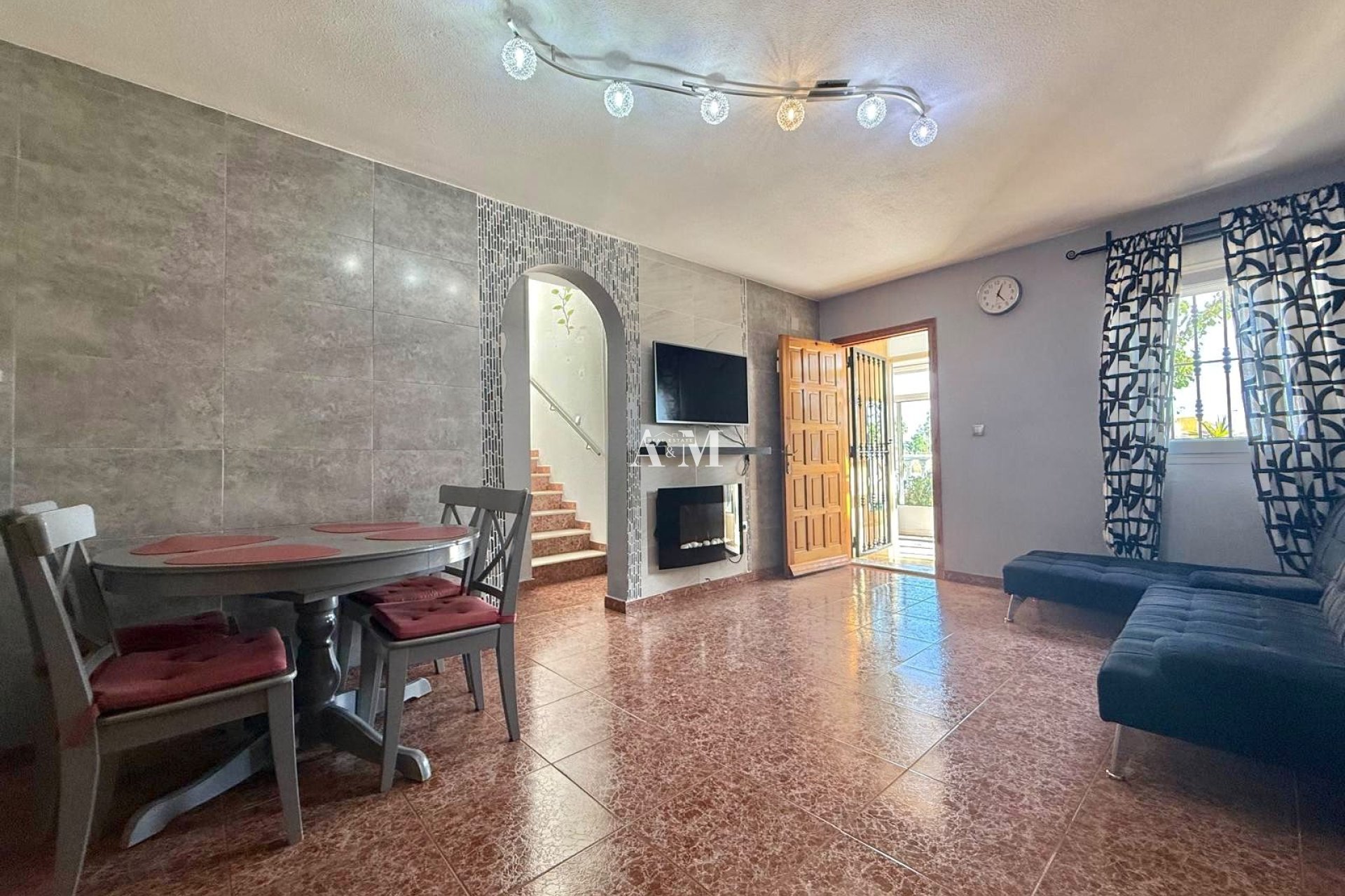 Location à long terme - Maison de ville - Torrevieja - La Siesta - El Salado -  Torreta