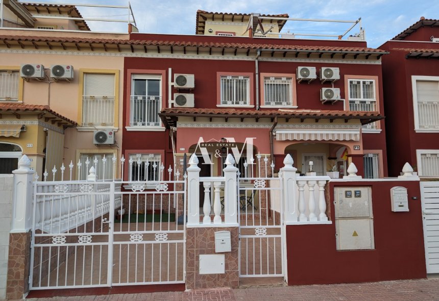 Location à long terme - Maison de ville - Torrevieja - La Siesta - El Salado -  Torreta