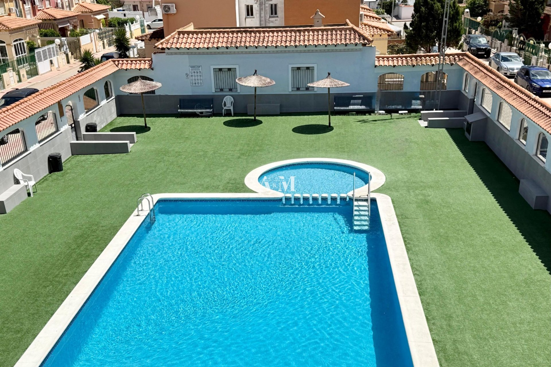 Location à long terme - Maison de ville - Torrevieja - La Siesta - El Salado -  Torreta