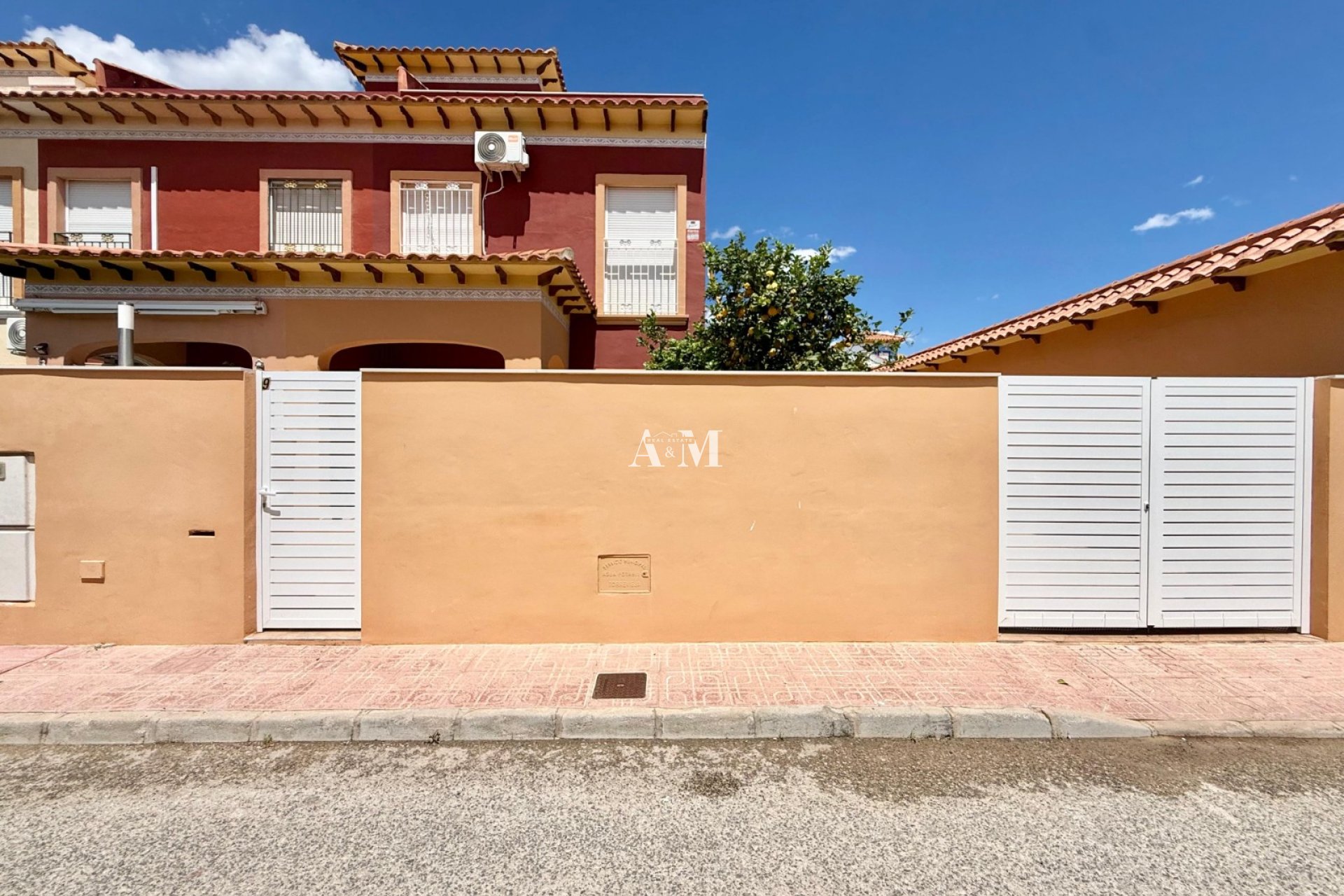 Location à long terme - Maison de ville - Torrevieja - La Siesta - El Salado -  Torreta