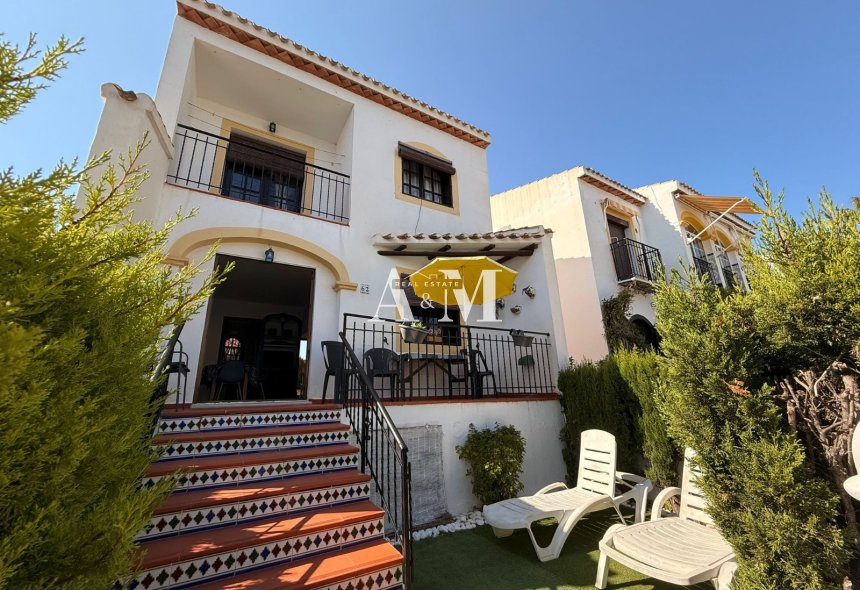 Location à long terme - Maison de ville - Torrevieja - Nueva Torrevieja - Aguas Nuevas