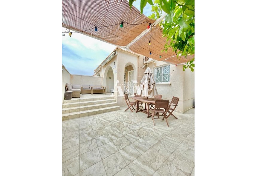 Location à long terme - Maison de ville - Torrevieja - Nueva Torrevieja - Aguas Nuevas