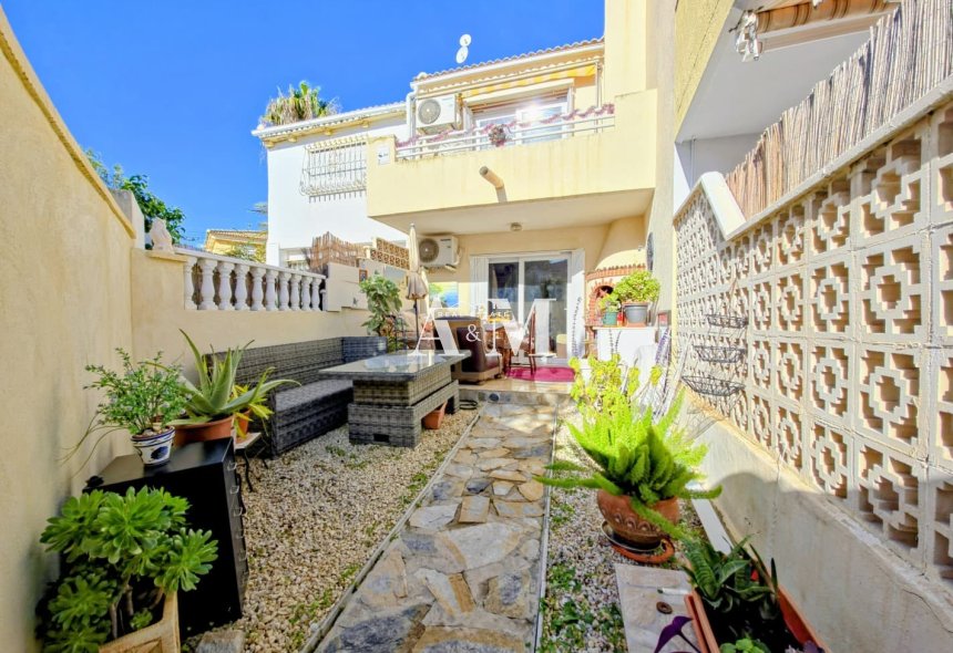 Location à long terme - Maison de ville - Torrevieja - Nueva Torrevieja - Aguas Nuevas