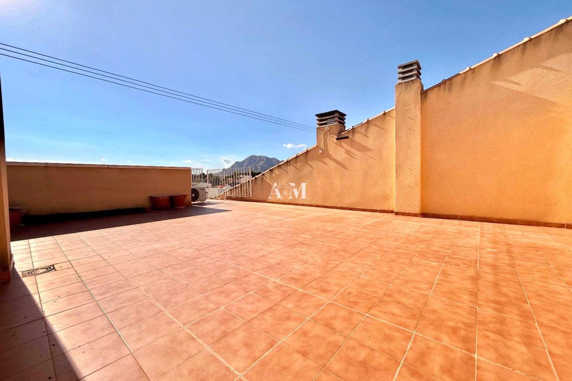 Long Term Rental - Apartment / flat - Rafal