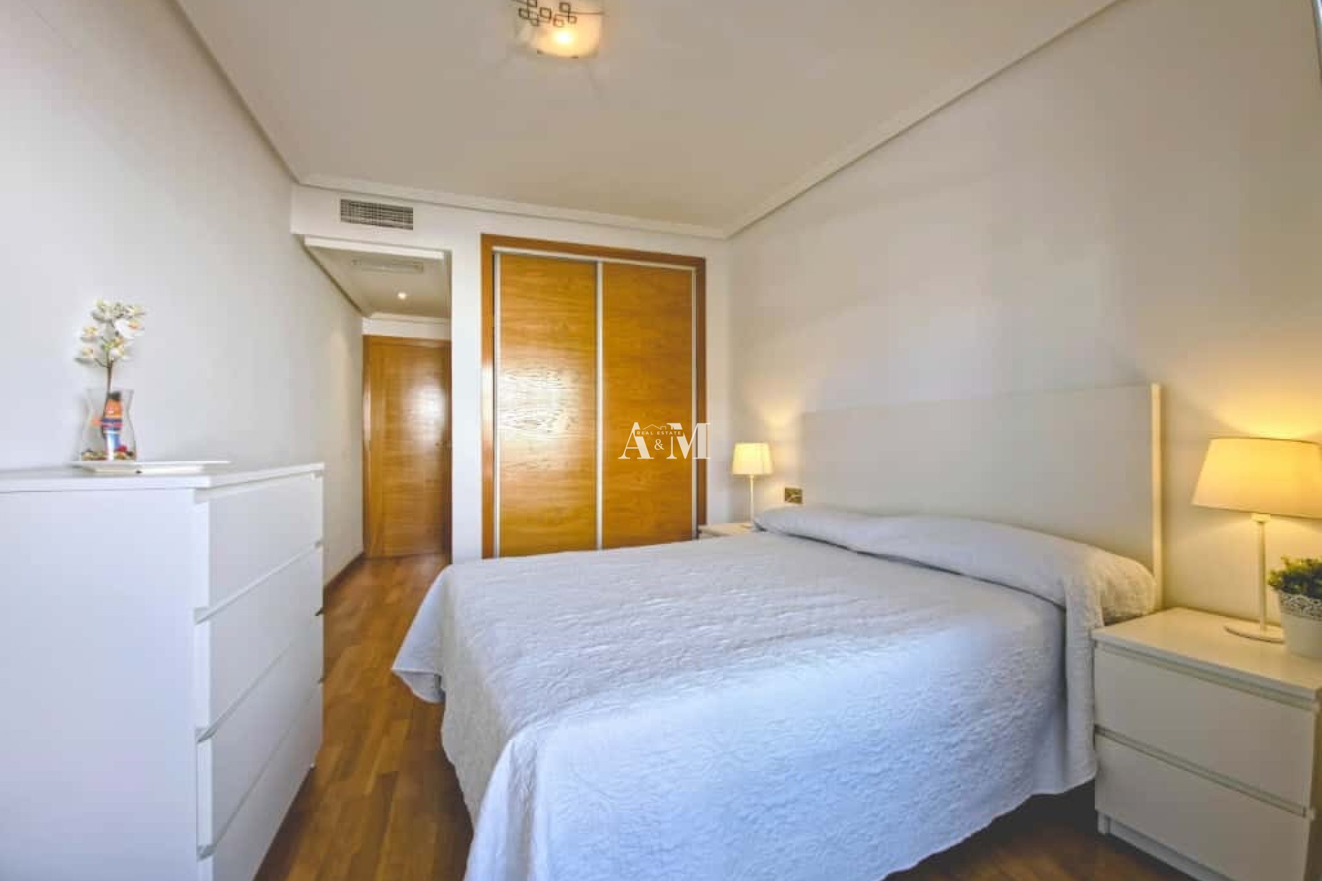 Long Term Rental - Apartment / flat - Torrevieja - Centro