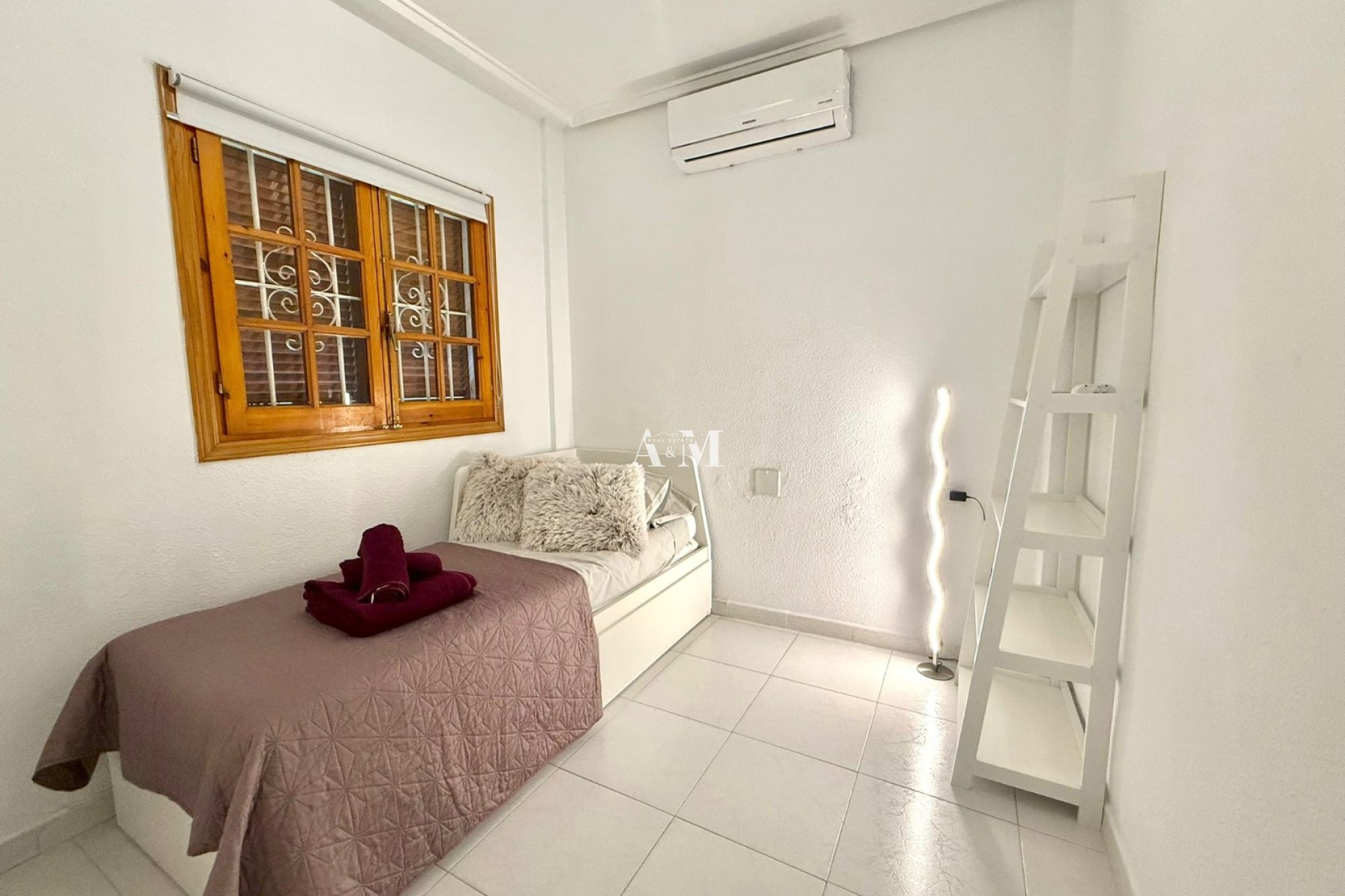 Long Term Rental - Apartment / flat - Torrevieja - Playa de los Locos