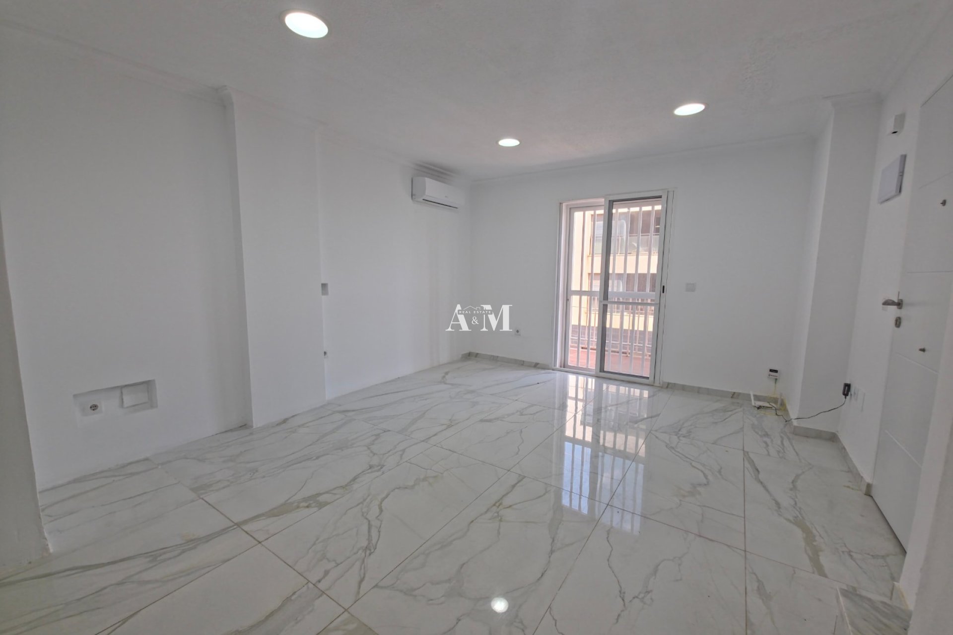 Long Term Rental - Apartment / flat - Torrevieja - Torrelamata - La Mata