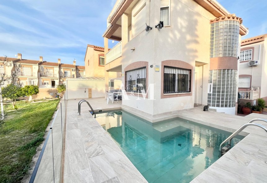 Long Term Rental - Chalet - Torrevieja - Nueva Torrevieja - Aguas Nuevas