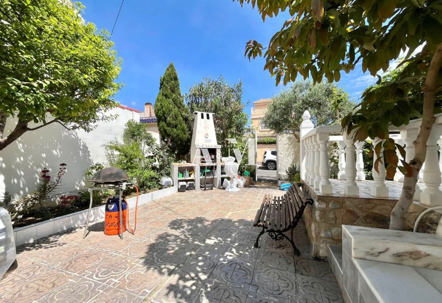 Long Term Rental - Chalet - Torrevieja - Playa de los Locos
