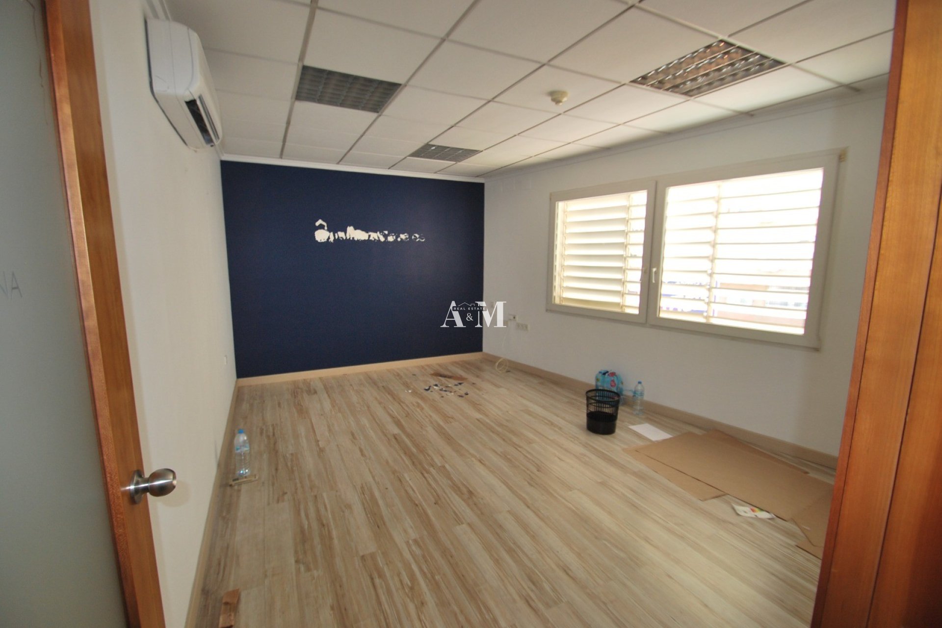 Long Term Rental - Commercial - Torrevieja - Parque de las Naciones