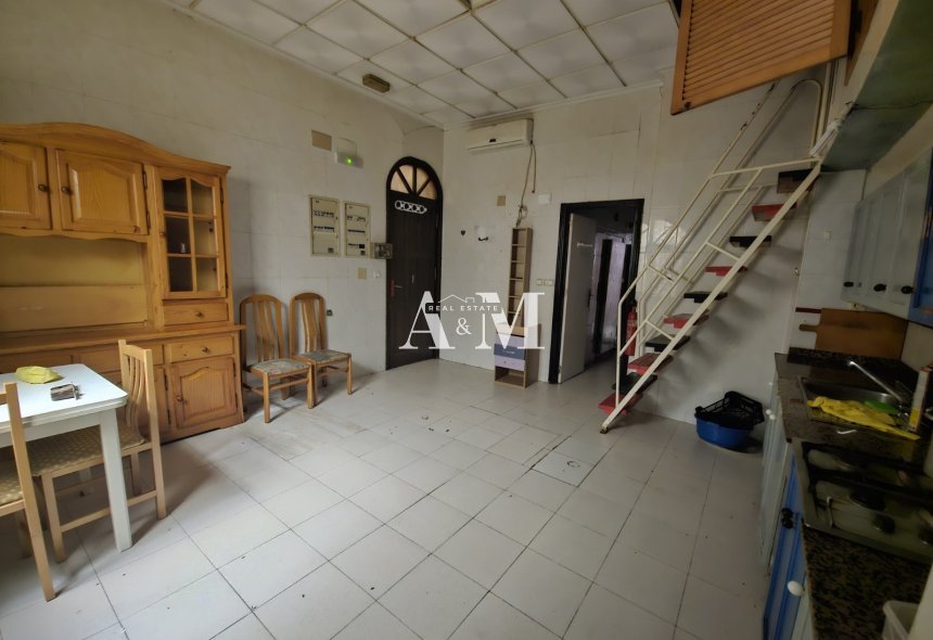 Long Term Rental - Commercial - Torrevieja - Playa de los Locos