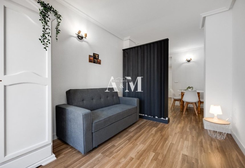 Long Term Rental - Study - Torrevieja - Centro