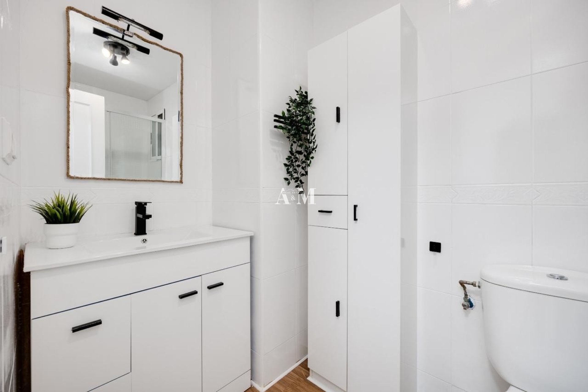 Long Term Rental - Study - Torrevieja - Centro